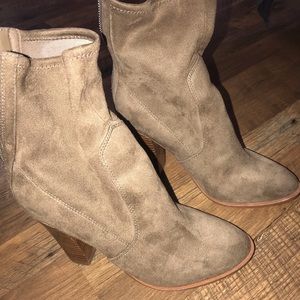 Ankle booties/boots